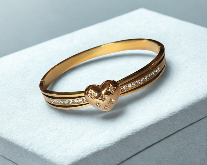 Gleesa Gleaming Love Golden Bracelet