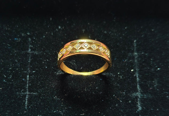 Gleesa EternaGem Golden Ring