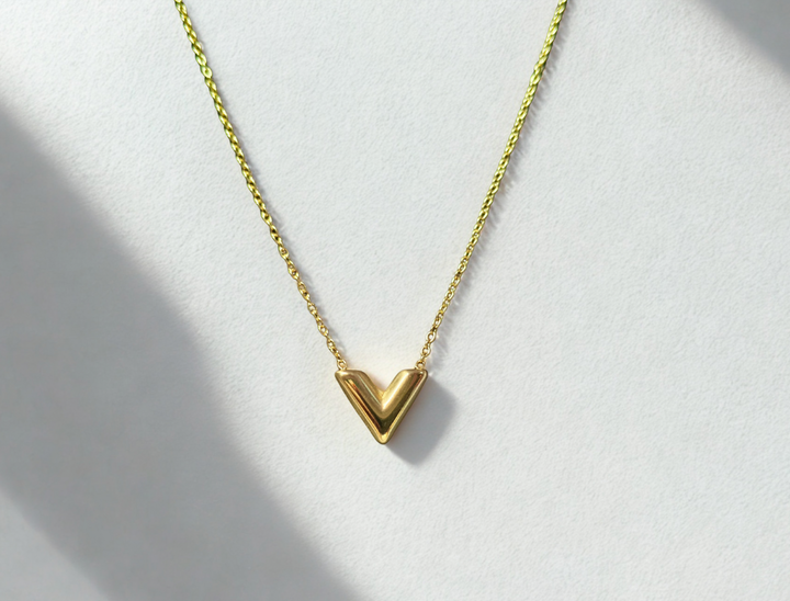 Gleesa Louis Vuitton Essential V Necklace