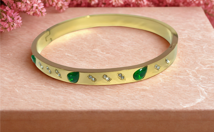 Gleesa Emerald Glow Golden Bracelet