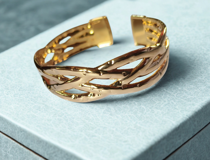 Gleesa Golden Waves Cuff Bracelet